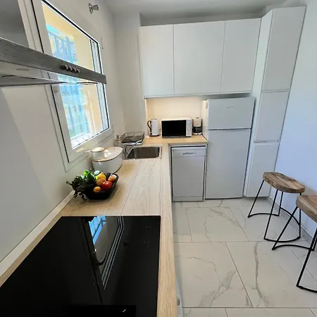 2 Bedroom Walking Distance To The * Sitio de Calahonda