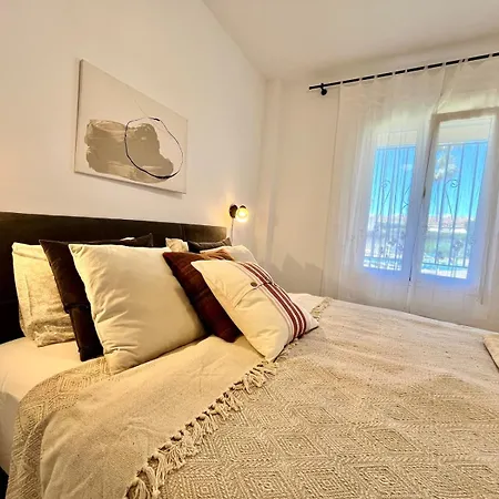 2 Bedroom Walking Distance To The *