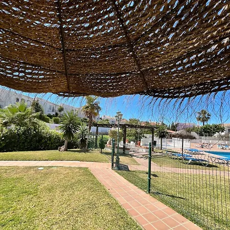 2 Bedroom Walking Distance To The * Sitio de Calahonda