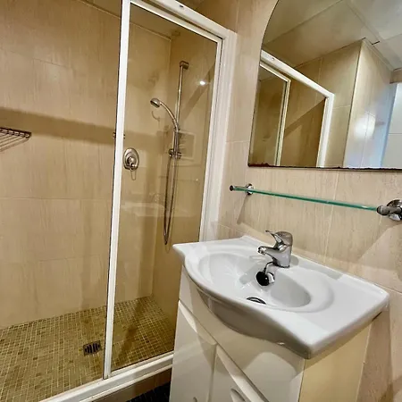 2 Bedroom Walking Distance To The Apartamento *